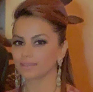 Meet your Posher, Saima